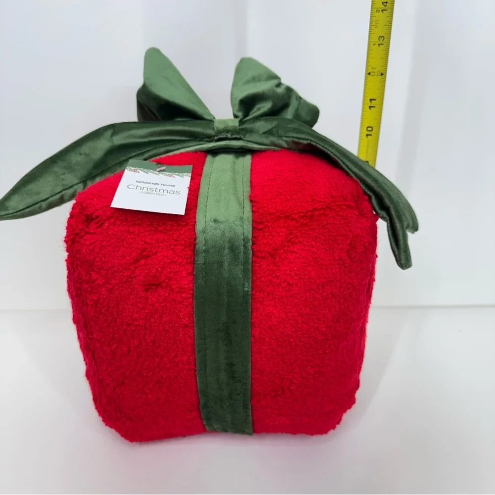 Kirkland’s Home “Wrapped Christmas Present” Cubed Pillow With Bow New Nwt